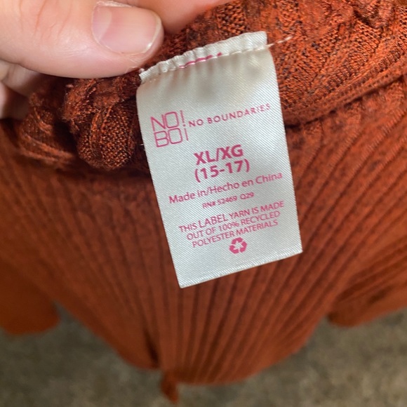 Blouse - Picture 2 of 3